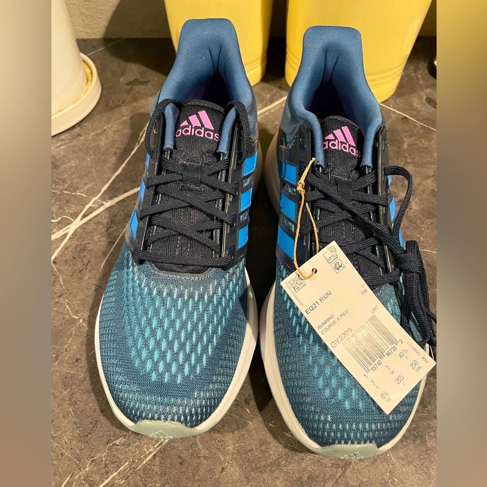 NWT Women’s Adidas EQ21 Size 8.5